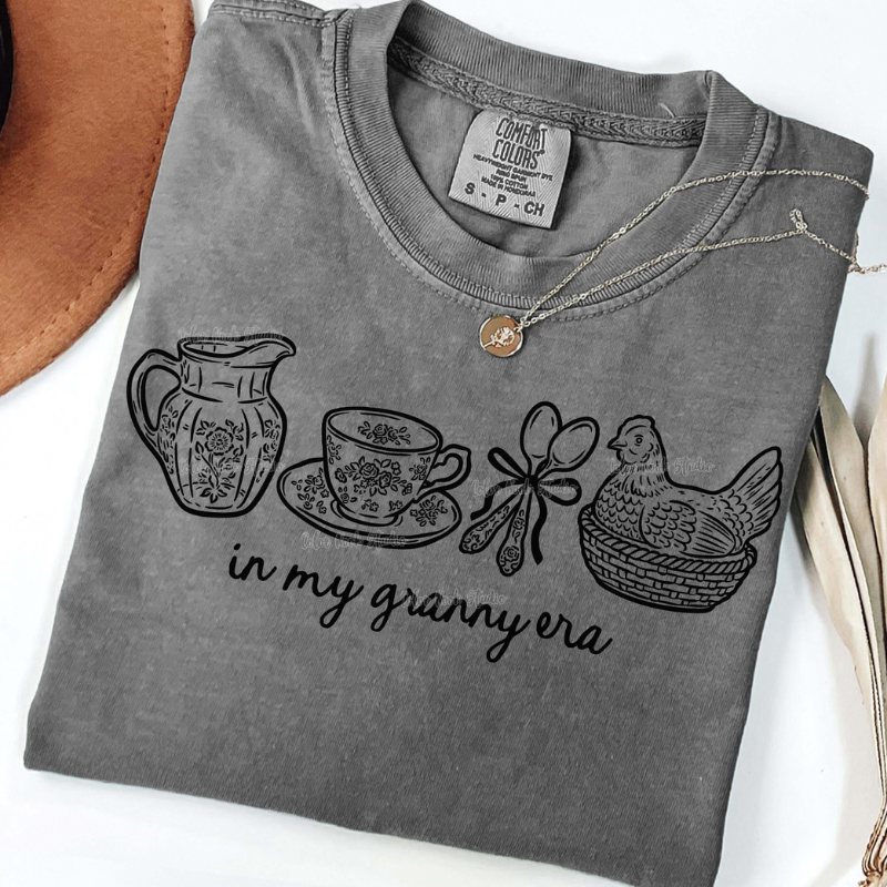 Granny Era Tee