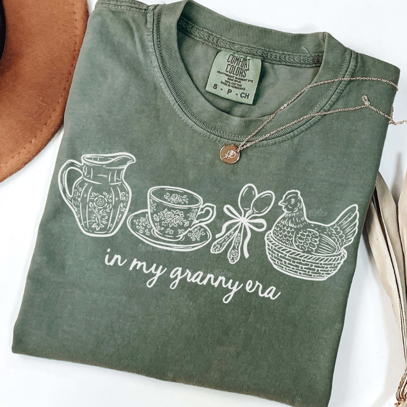 Granny Era Tee
